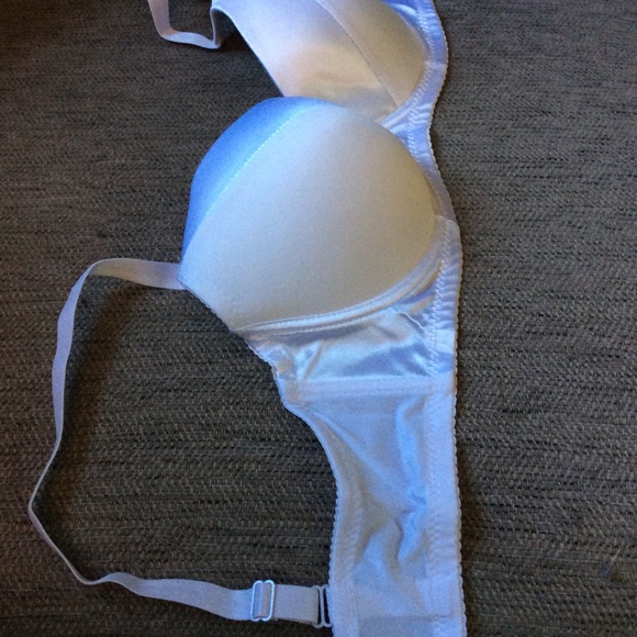 White Ladies Under Underwire Bra NWT - Picture 3 of 6